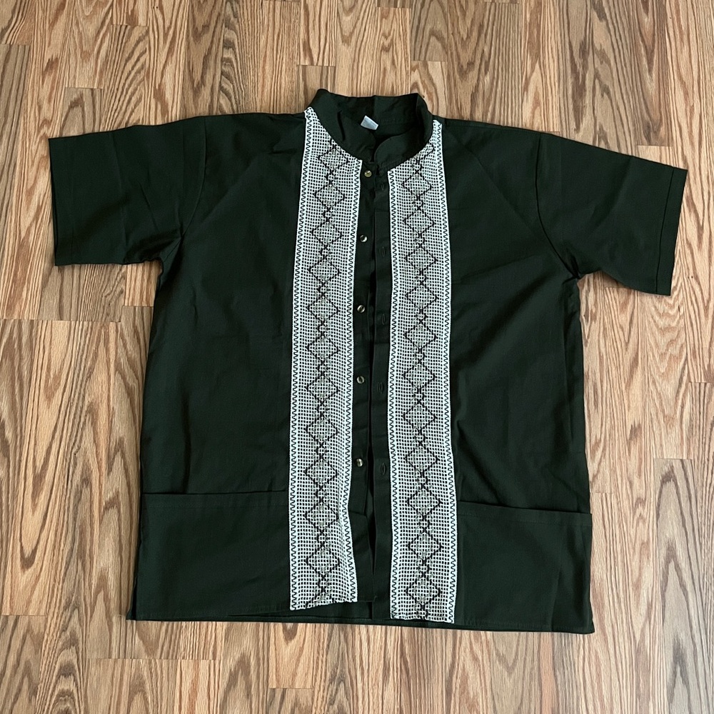 Men’s Mexican Guayabera – NWOT – XXL – Olive Color